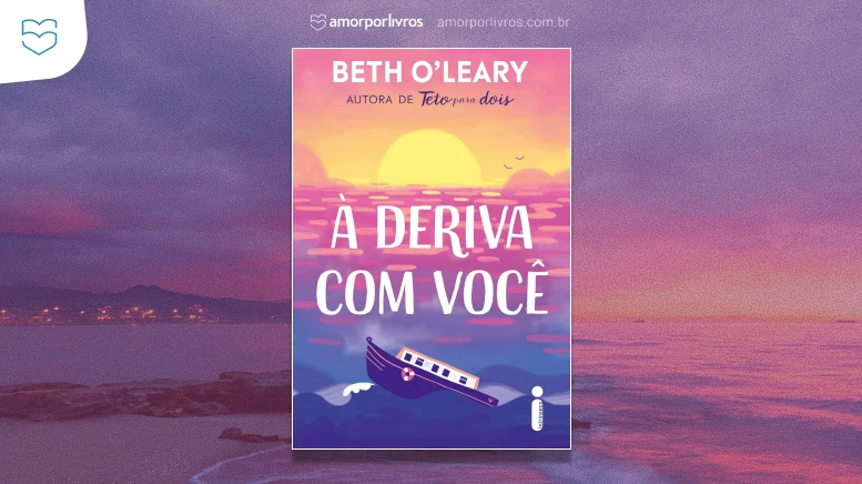 Capa do livro À Deriva com Você com uma praia ao por do sol ao fundo