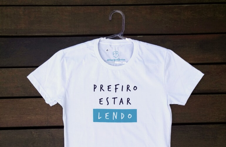 Camiseta branca com estampa Prefiro estar lendo