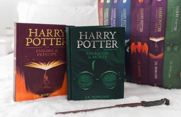 Capas da coleção de livros de Harry Potter, edição comemorativa de 20 anos.