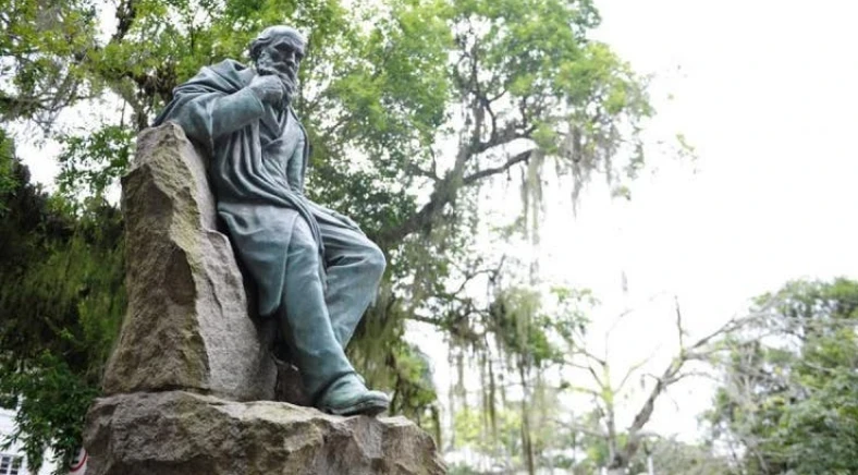 Foto da estátua de Fritz Müller em Blumenau