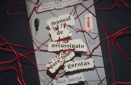 Livro Manual de assassinato para boas garotas